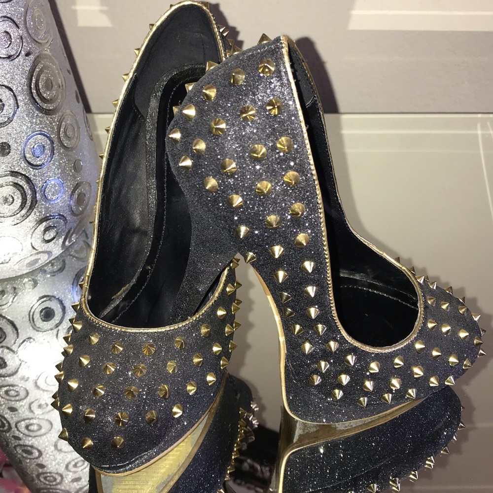 👠Shiekh Black & Gold Spike 5” Heels 👠 - Picture 2 of 4